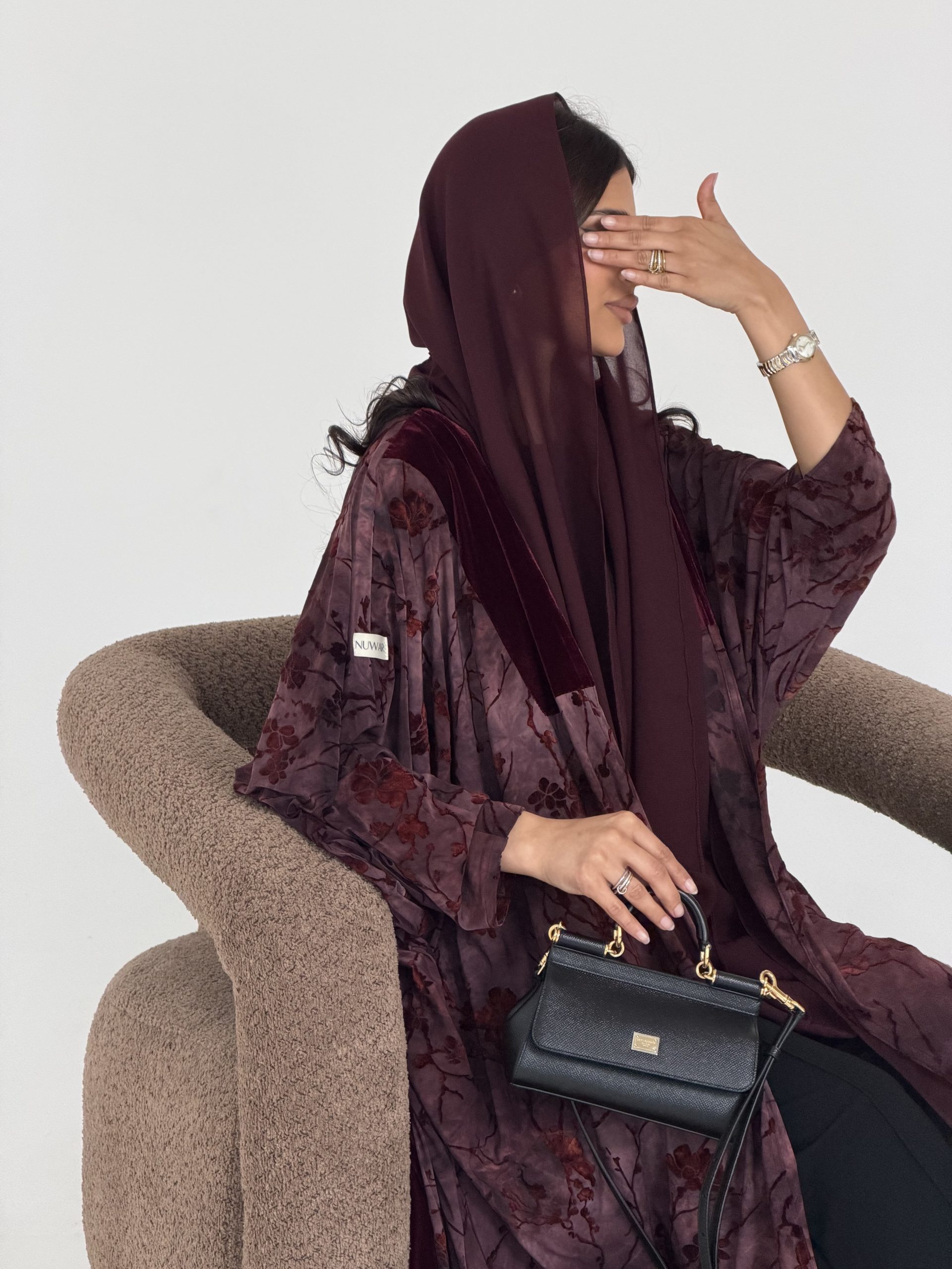 burgundy bloom - الصورة 4