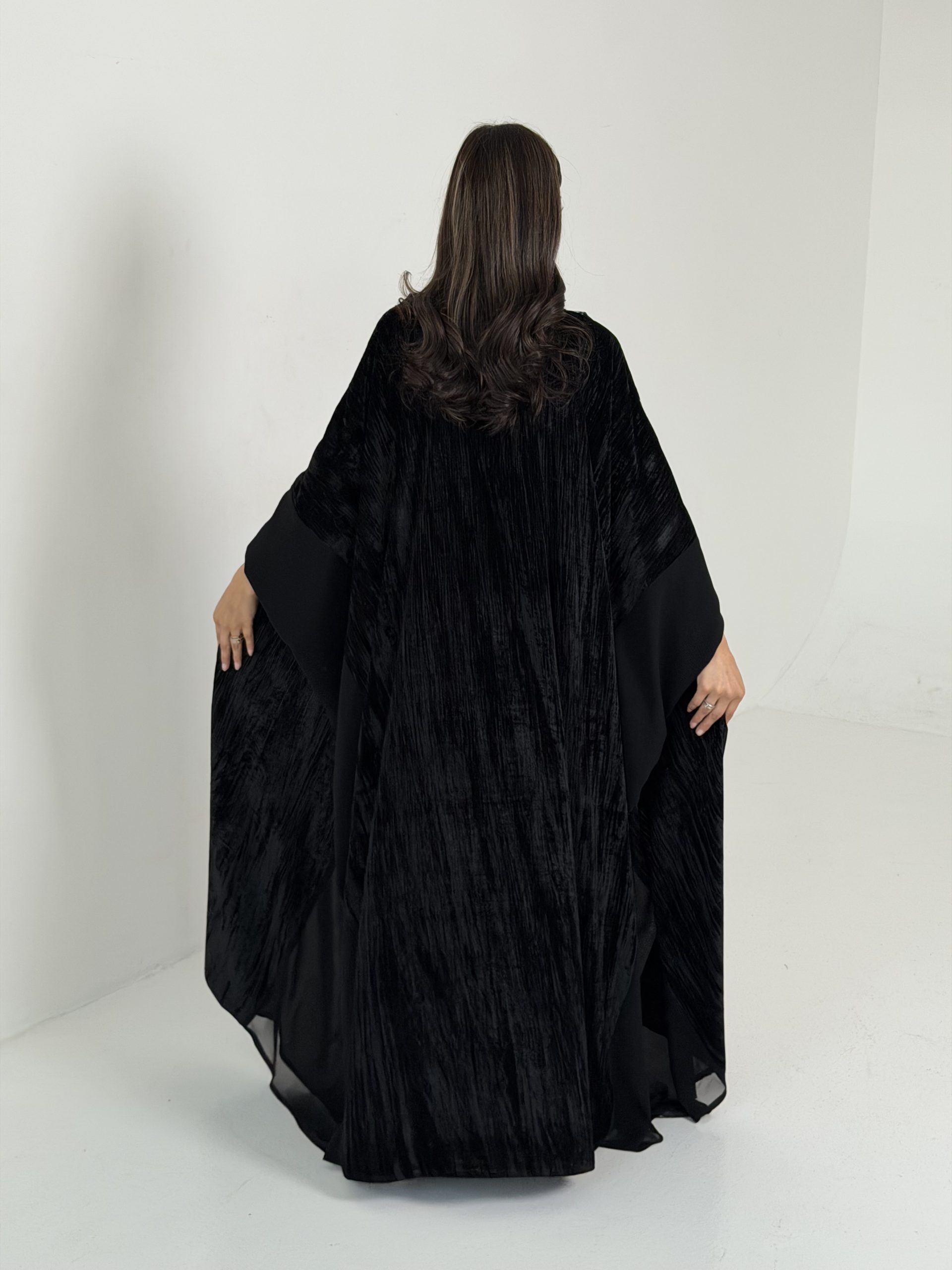 blue tassels - الصورة 3